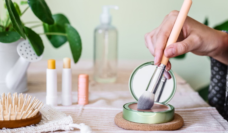 make natural makeup using ingredients